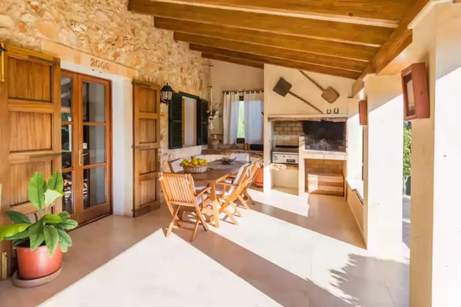 Es Camp Fred-Terrace balcony
