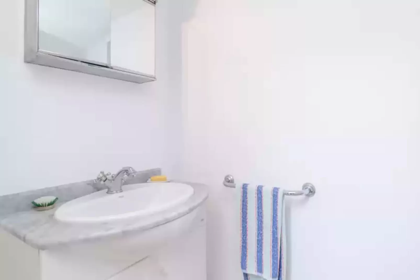 Can Pons-Bathroom