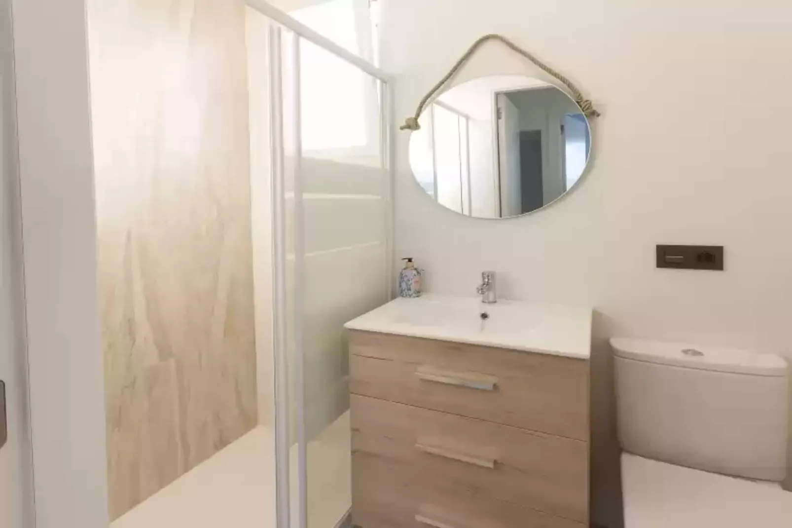 La Mar De Olas-Bathroom
