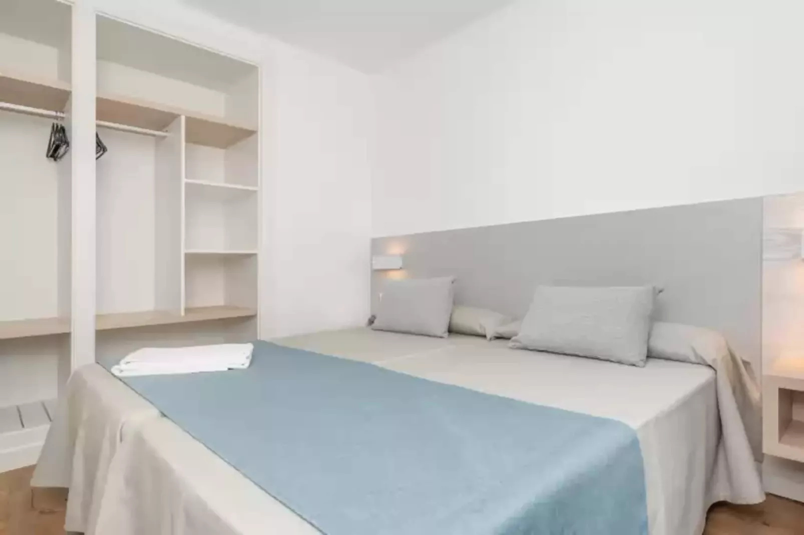 Massanet (2a)-Bedroom