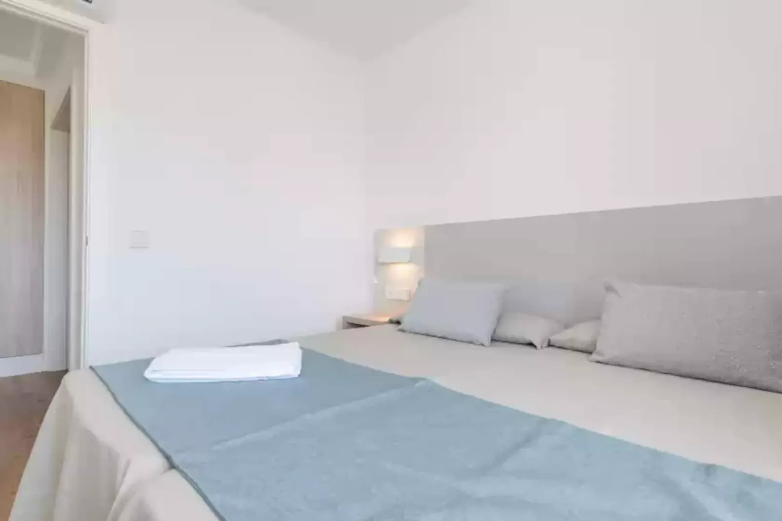 Massanet (2b)-Bedroom
