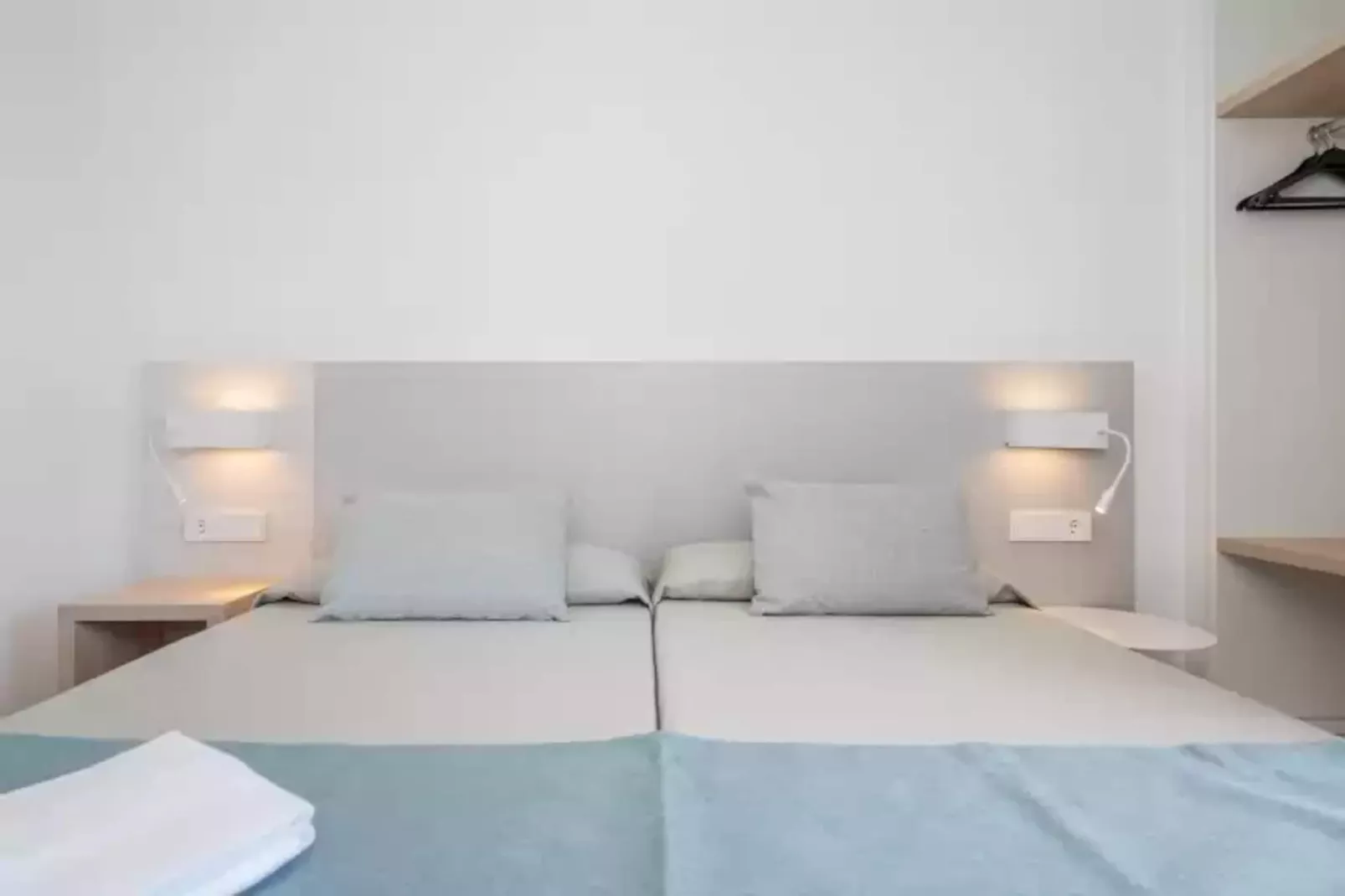 Massanet (2b)-Bedroom