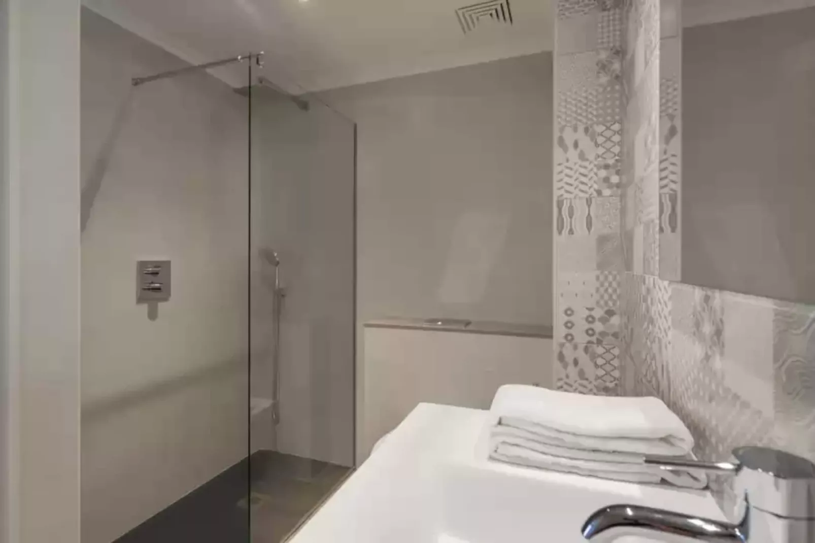 Massanet (2b)-Bathroom