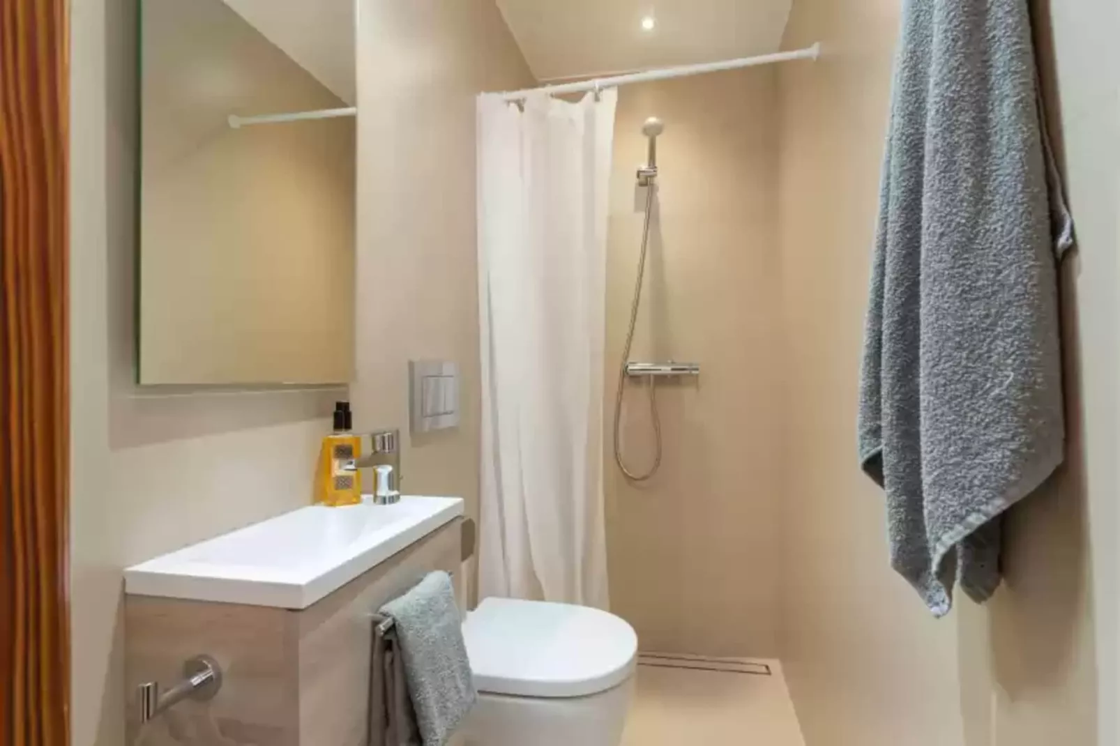Sa Llimonera-Bathroom