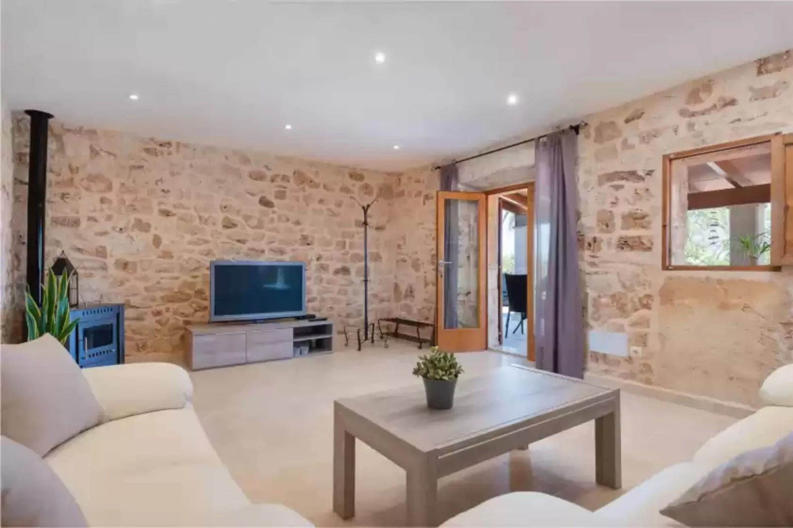 Can Miquel-Living room