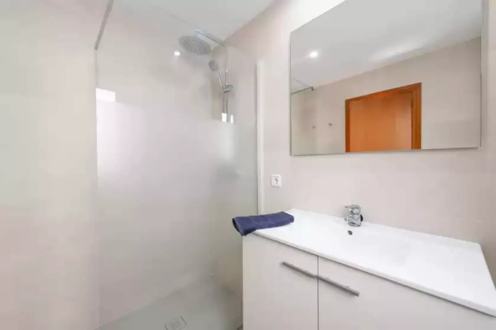 Sunset Village-Bathroom