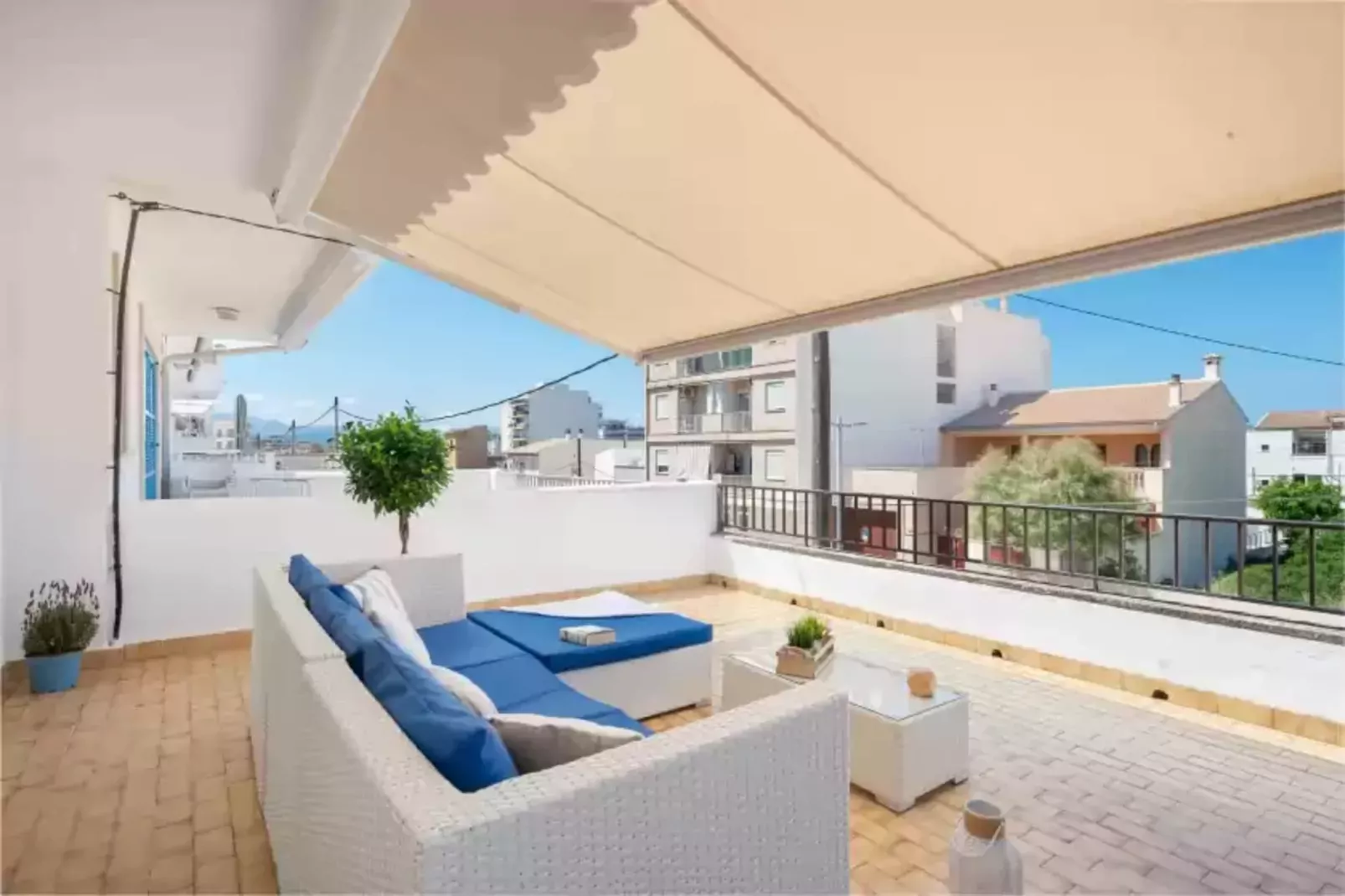 Sunset Village-Terrace balcony