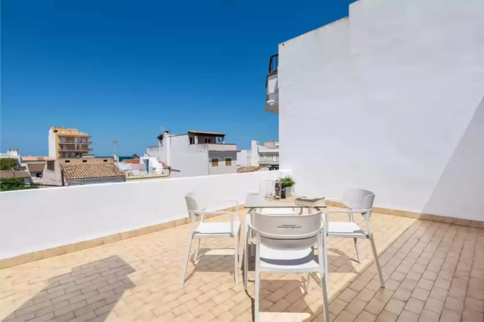 Sunset Village-Terrace balcony