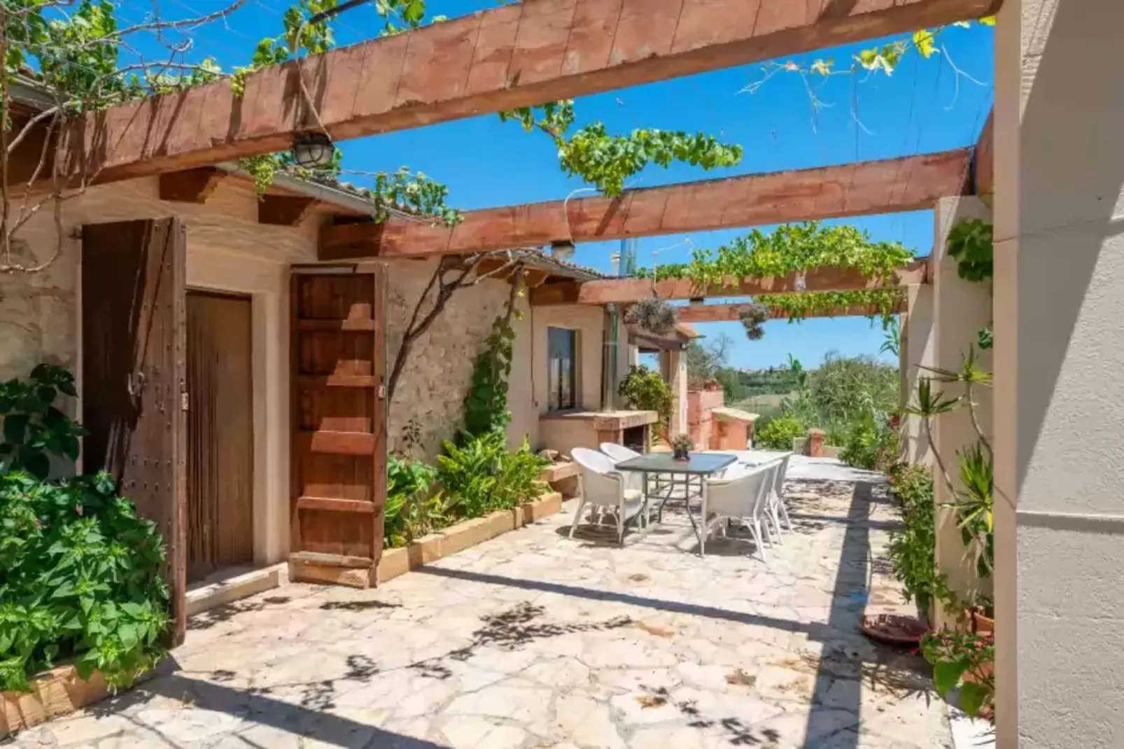 El Reboster (carboneras)-Exterior summer