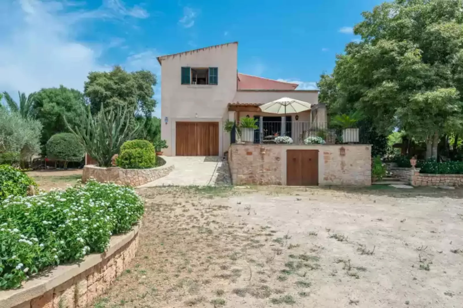 Son Lloringo-Exterior summer