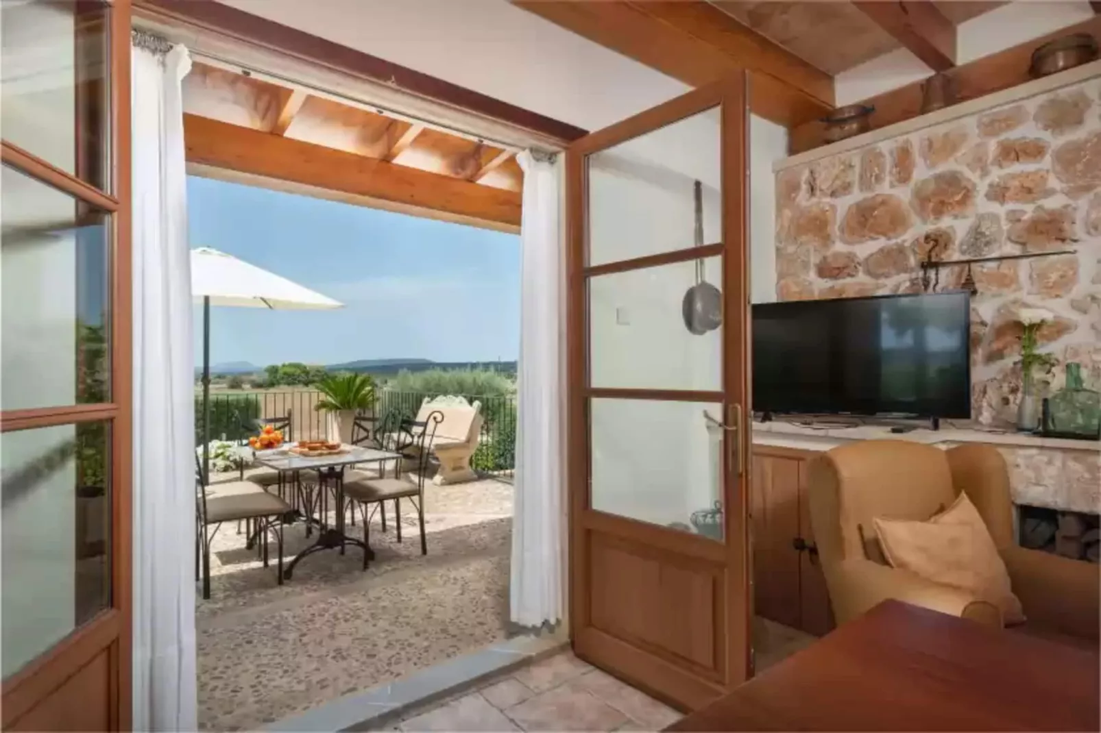 Son Lloringo-Living room