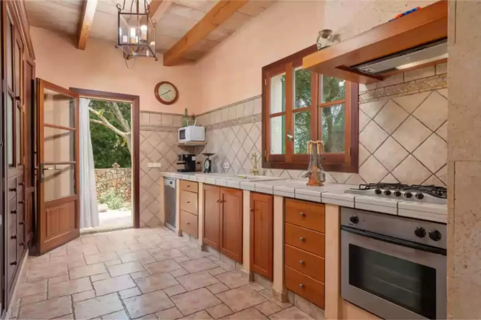 Son Lloringo-Kitchen
