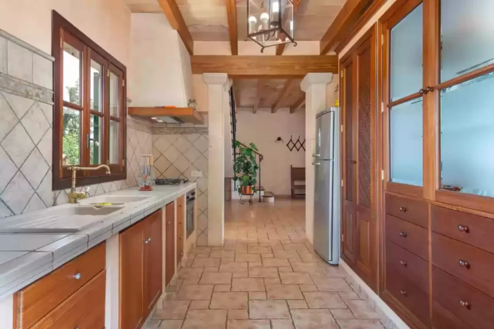 Son Lloringo-Kitchen