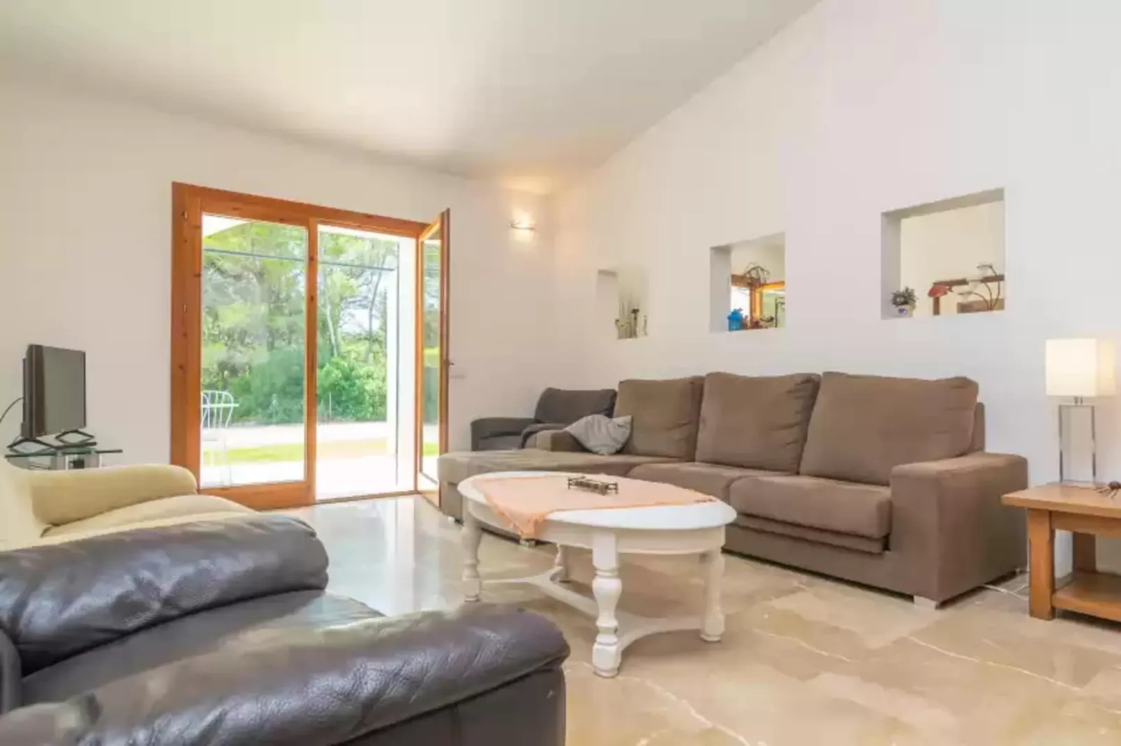 L'esplai-Living room