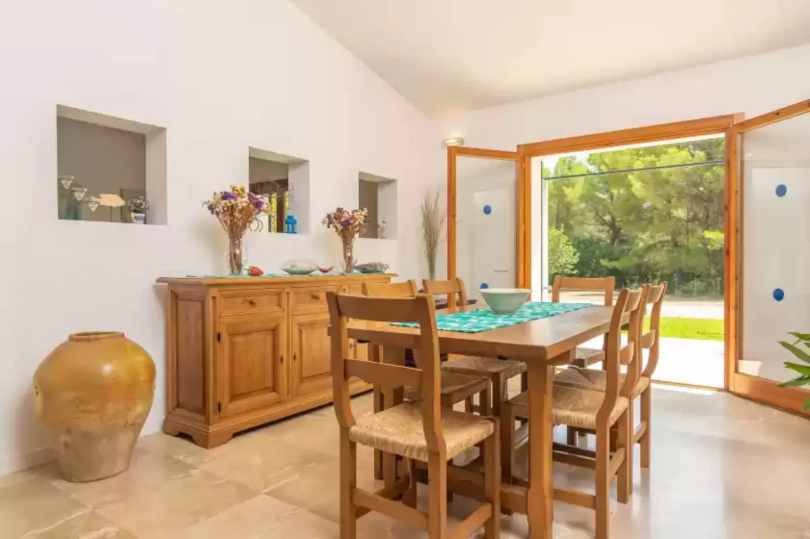 L'esplai-Dining room