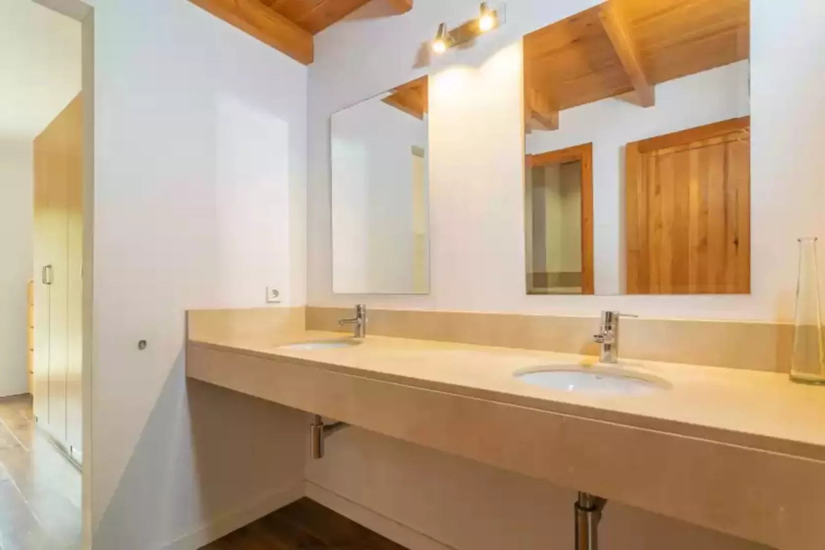 L'esplai-Bathroom