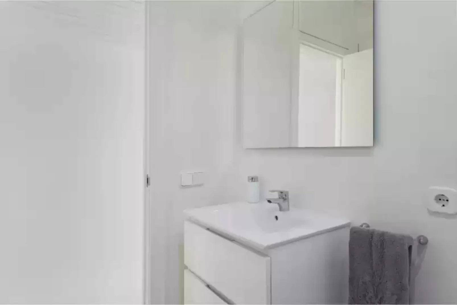 Sa Nacra-Bathroom