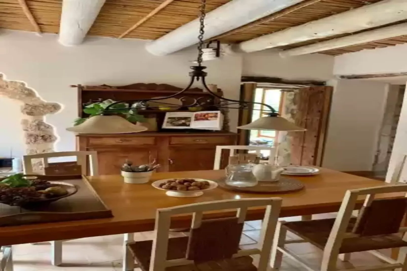 Can PeÑes-Dining room