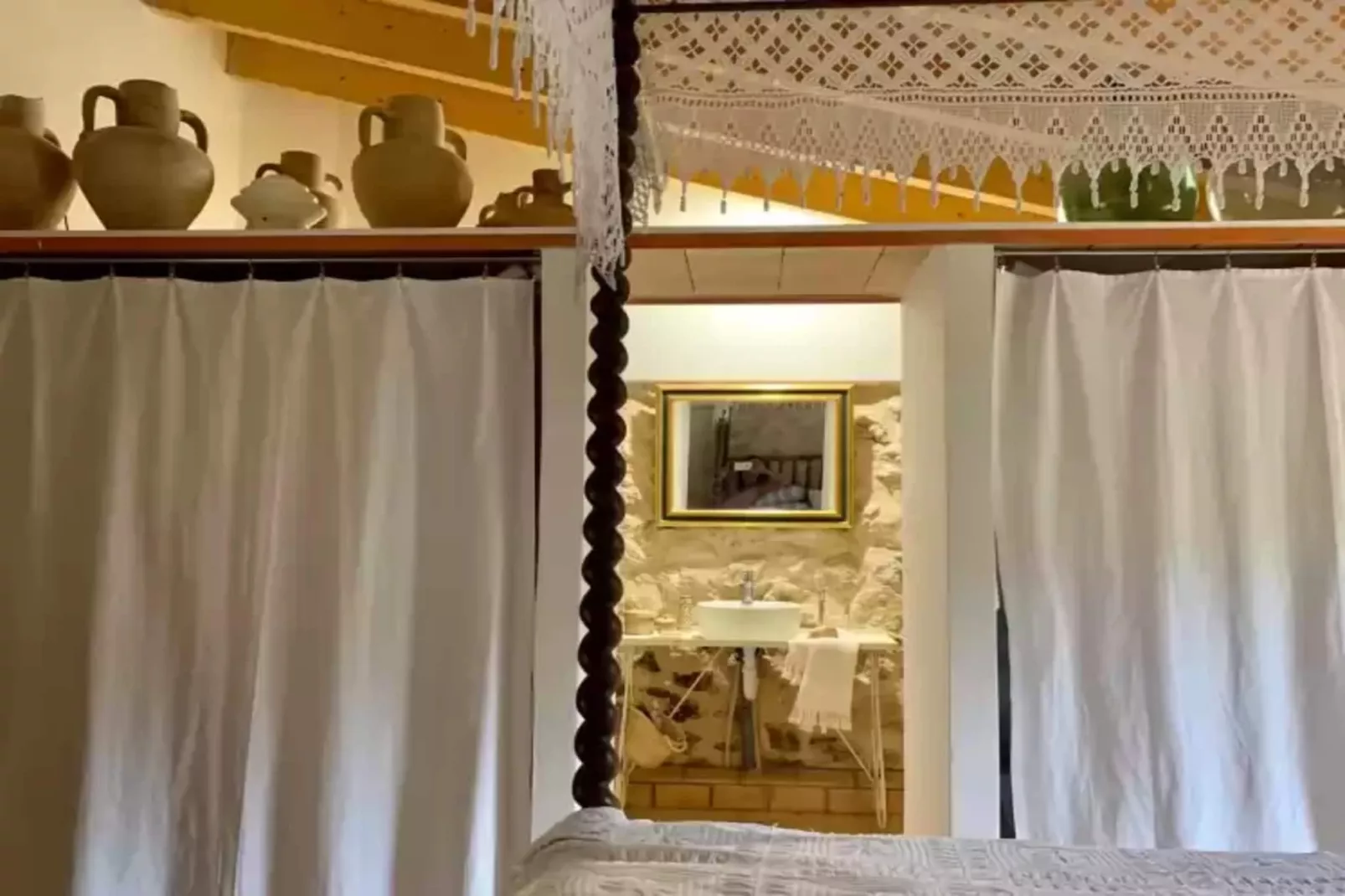Can PeÑes-Bathroom