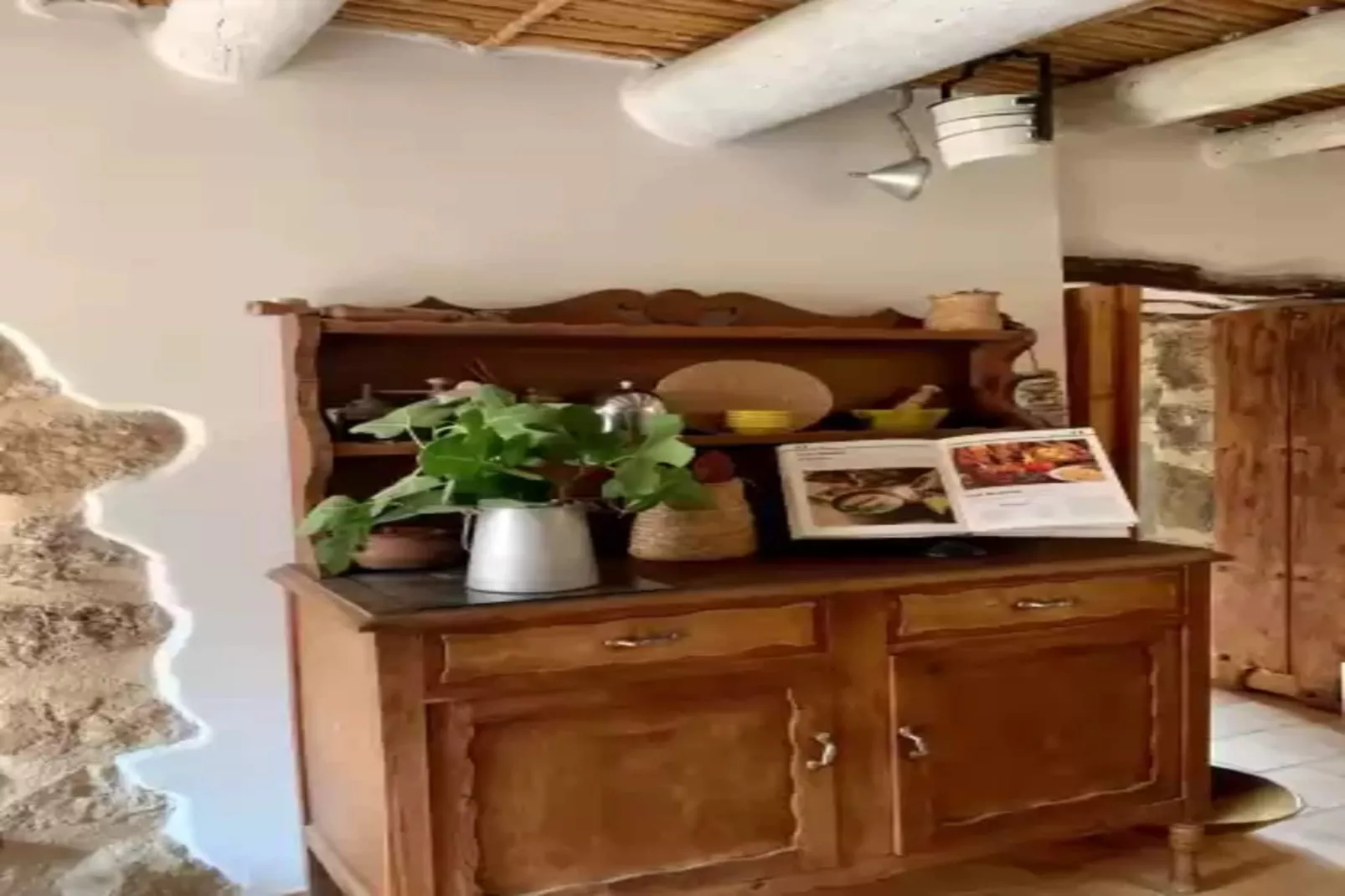Can PeÑes-Recreation room