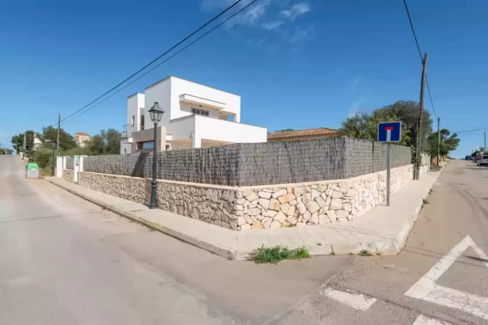 Garlanda 1-Exterior summer