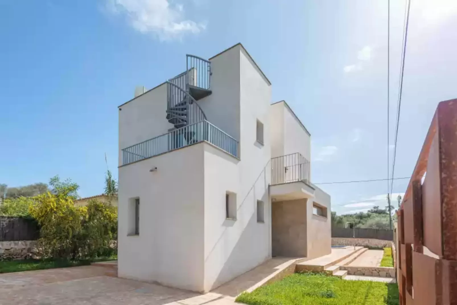Garlanda 1-Exterior summer