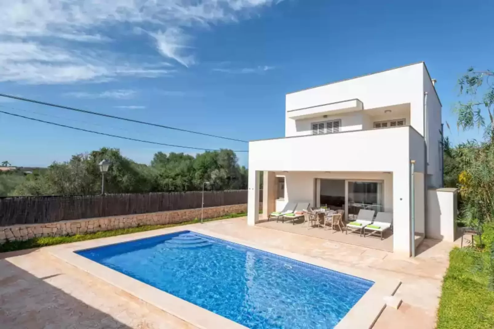 Garlanda 1-Pool