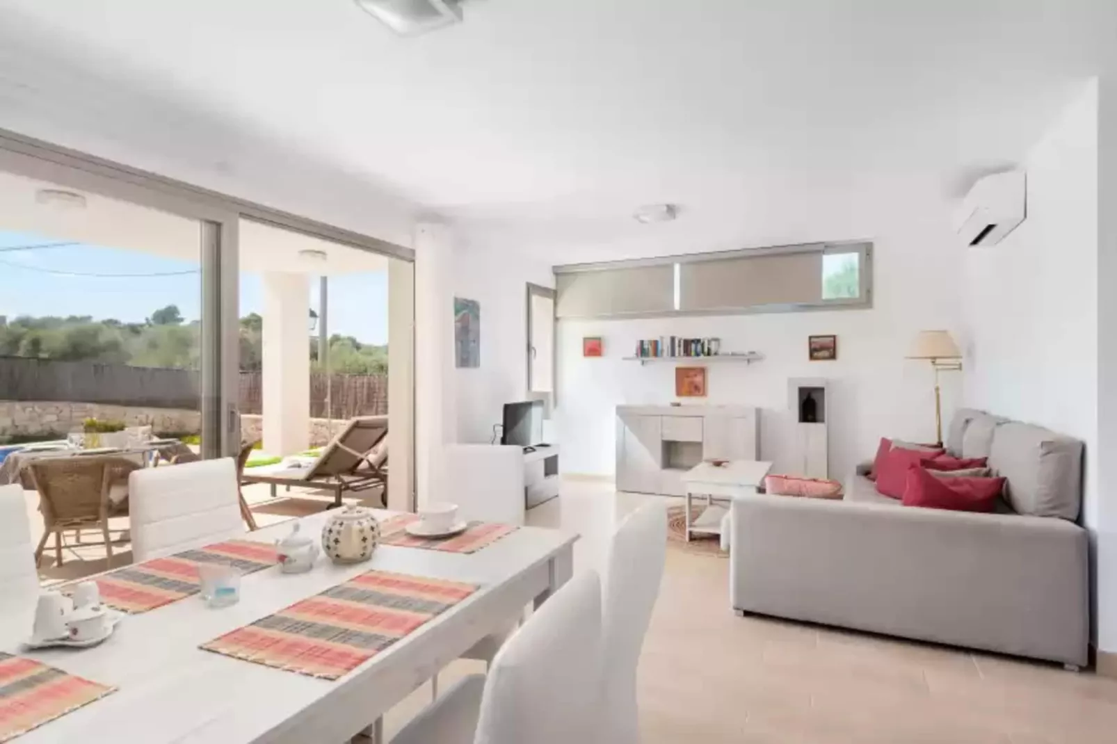 Garlanda 1-Living room