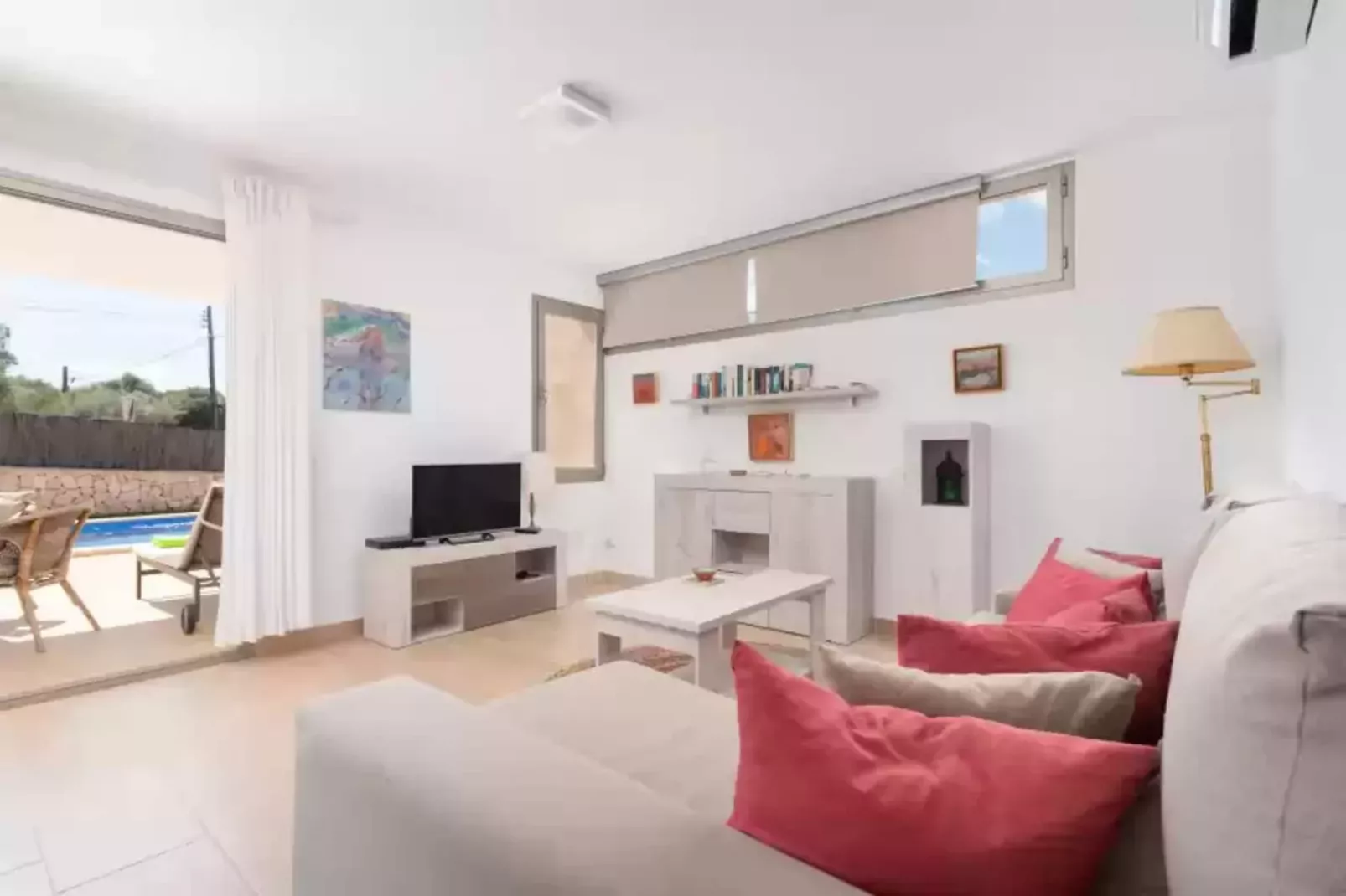 Garlanda 1-Living room
