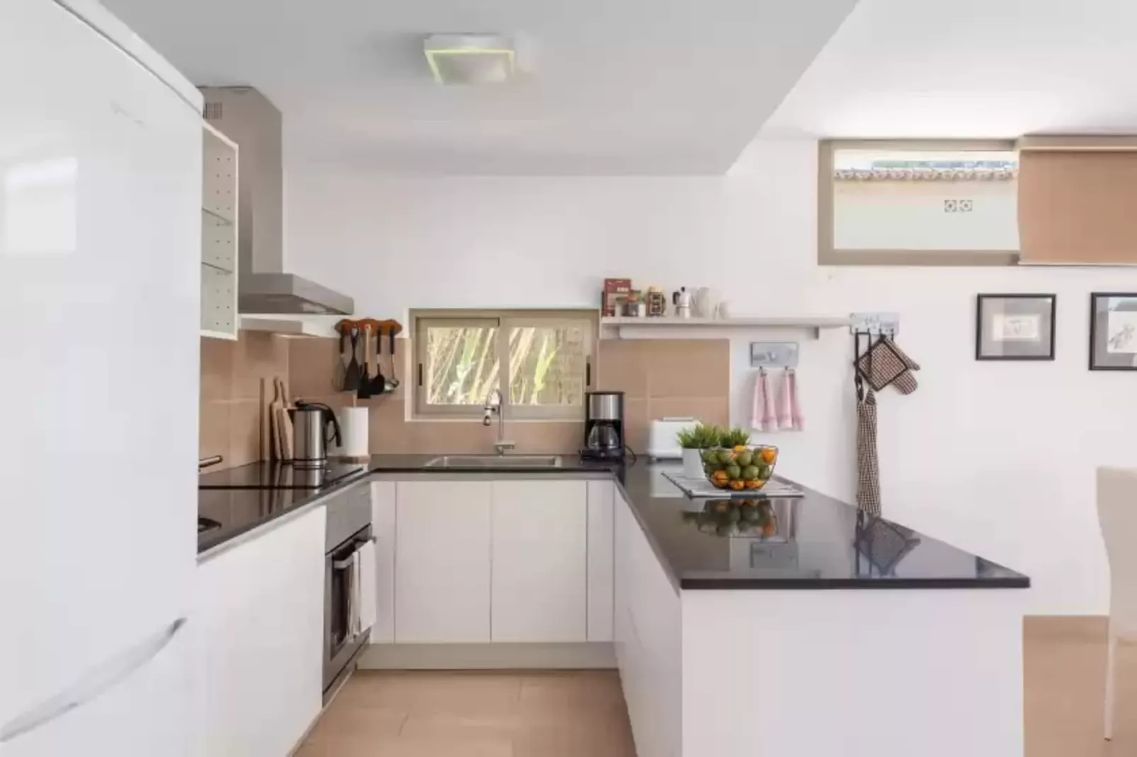 Garlanda 1-Kitchen