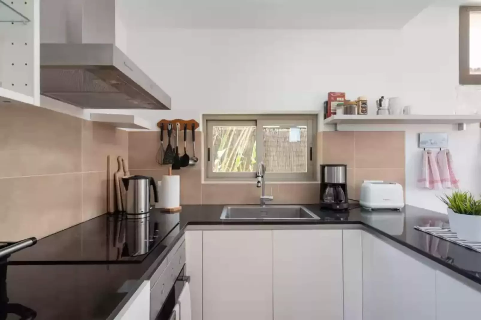 Garlanda 1-Kitchen