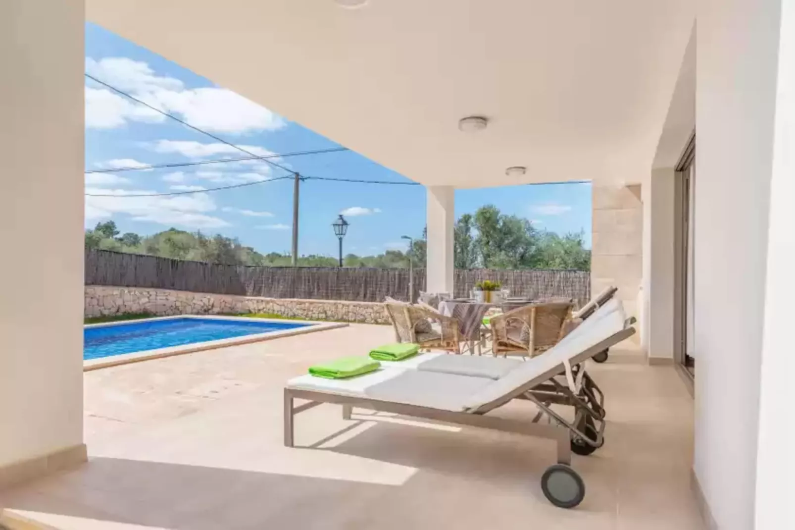 Garlanda 1-Terrace balcony