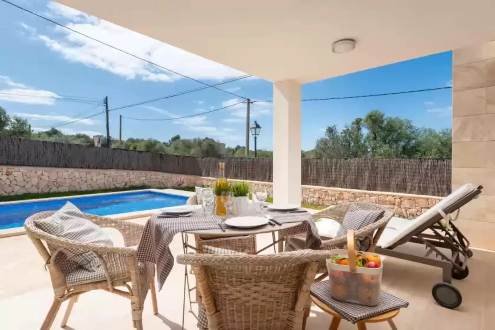 Garlanda 1-Terrace balcony