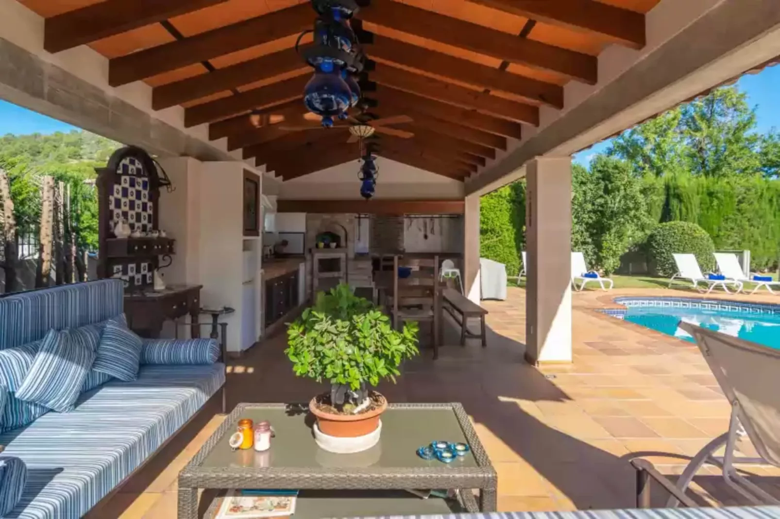 Tramontana-Terrace balcony