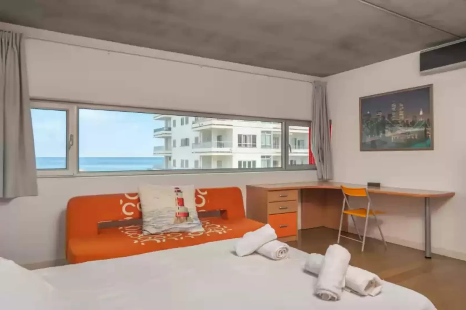 Luna-Bedroom
