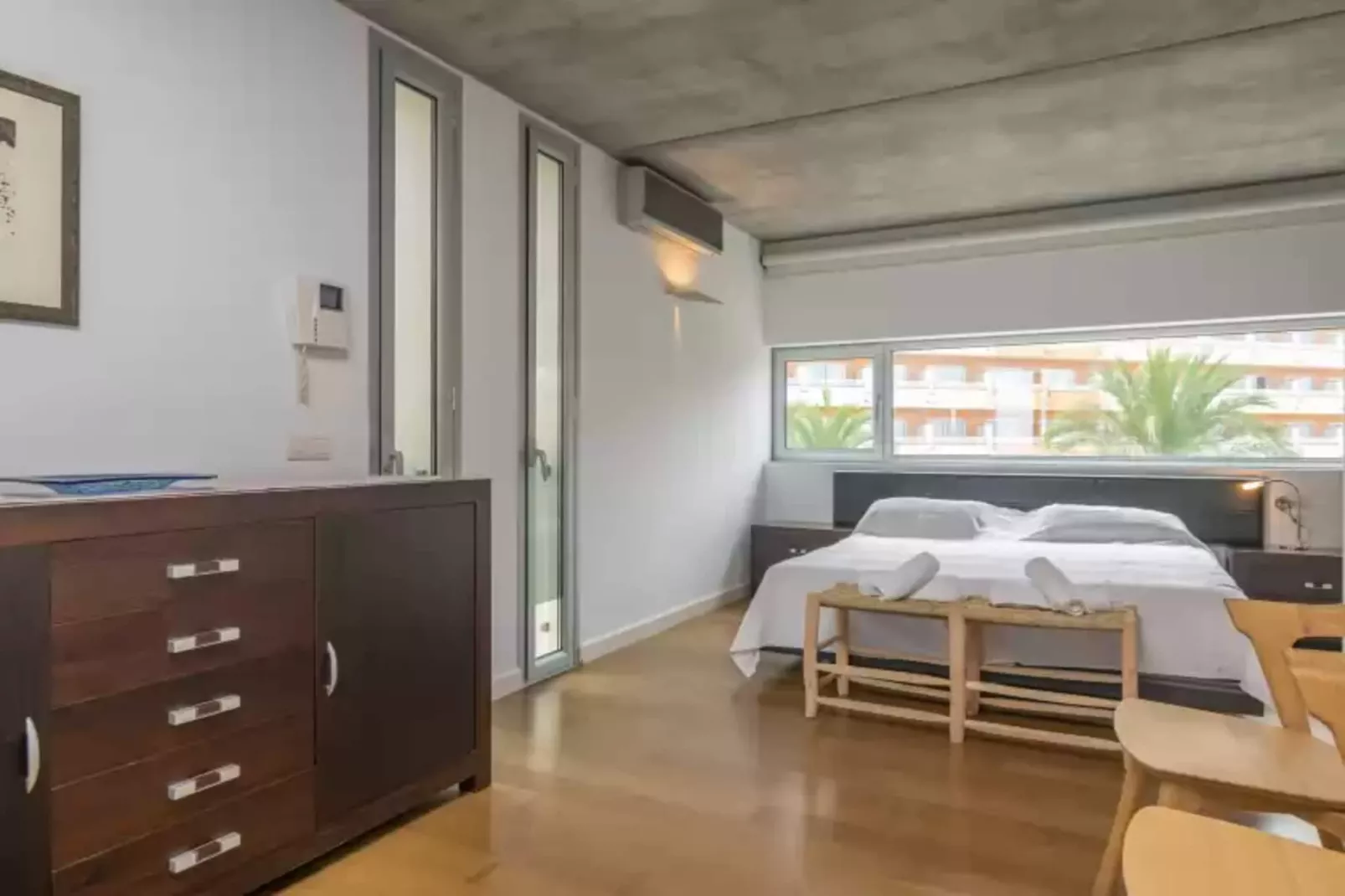 Luna-Bedroom