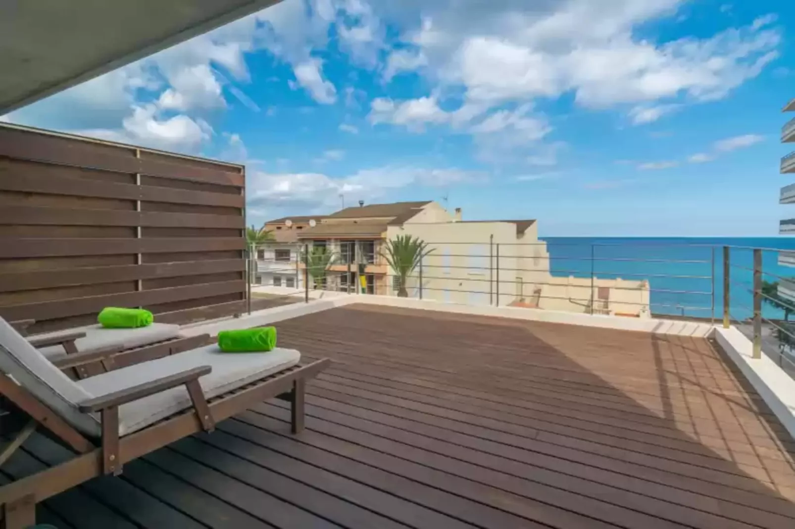 Luna-Terrace balcony