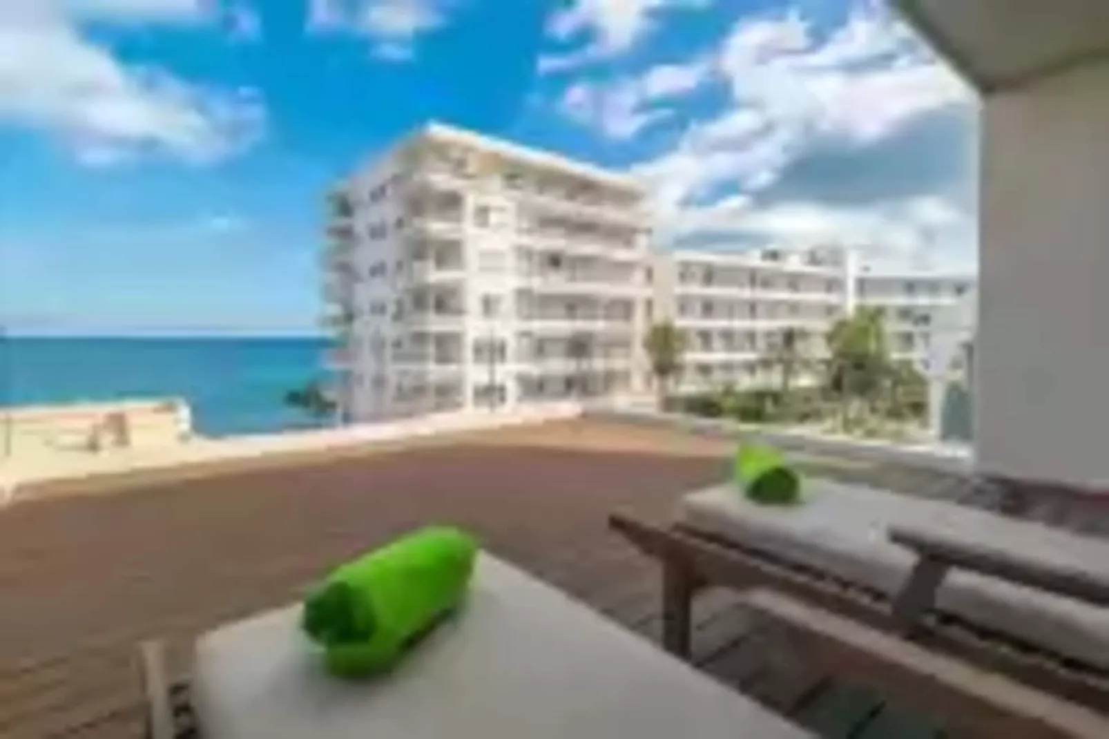 Luna-Terrace balcony