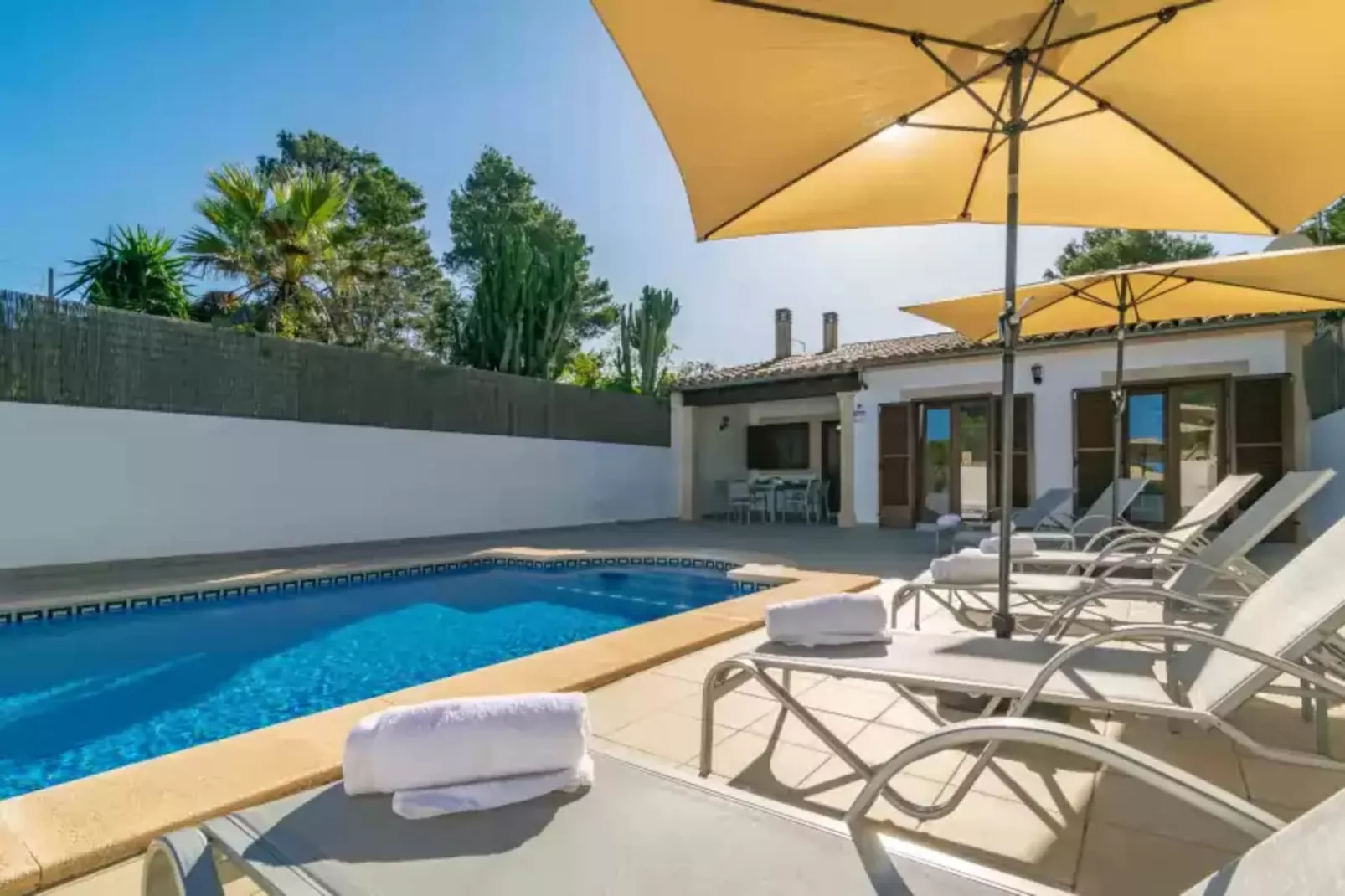 Can Fuenete-Pool