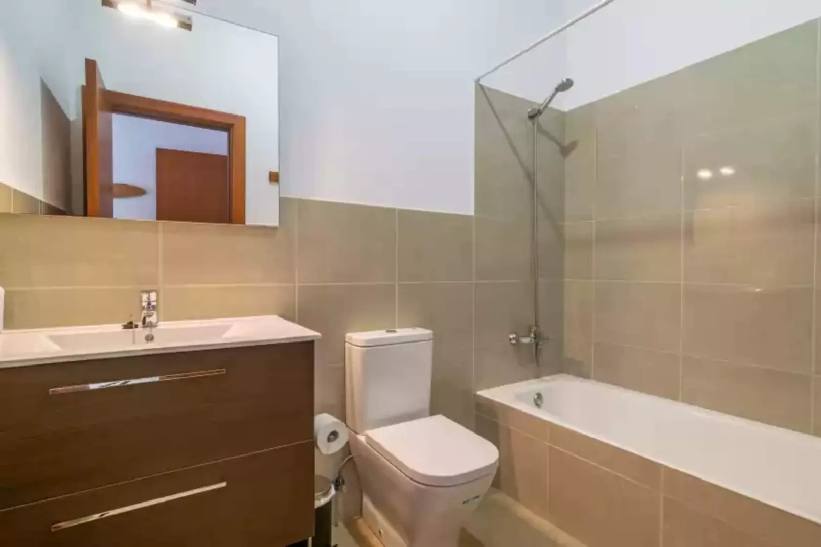 Can Fuenete-Bathroom