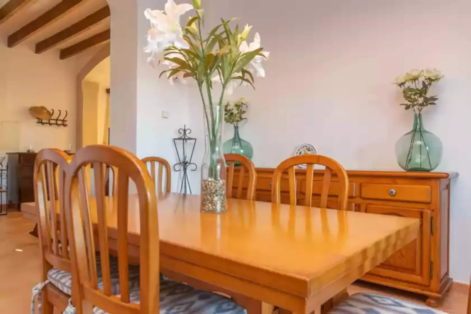 N'amera-Dining room