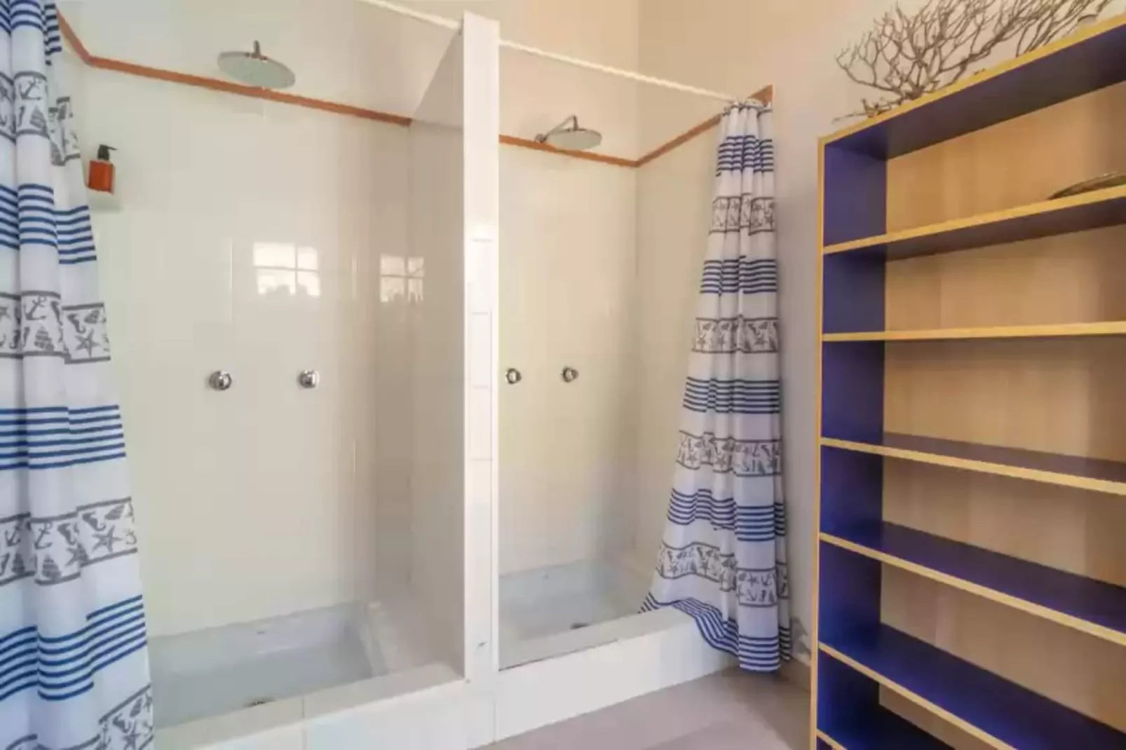 Can Cuarassa-Salle de bain