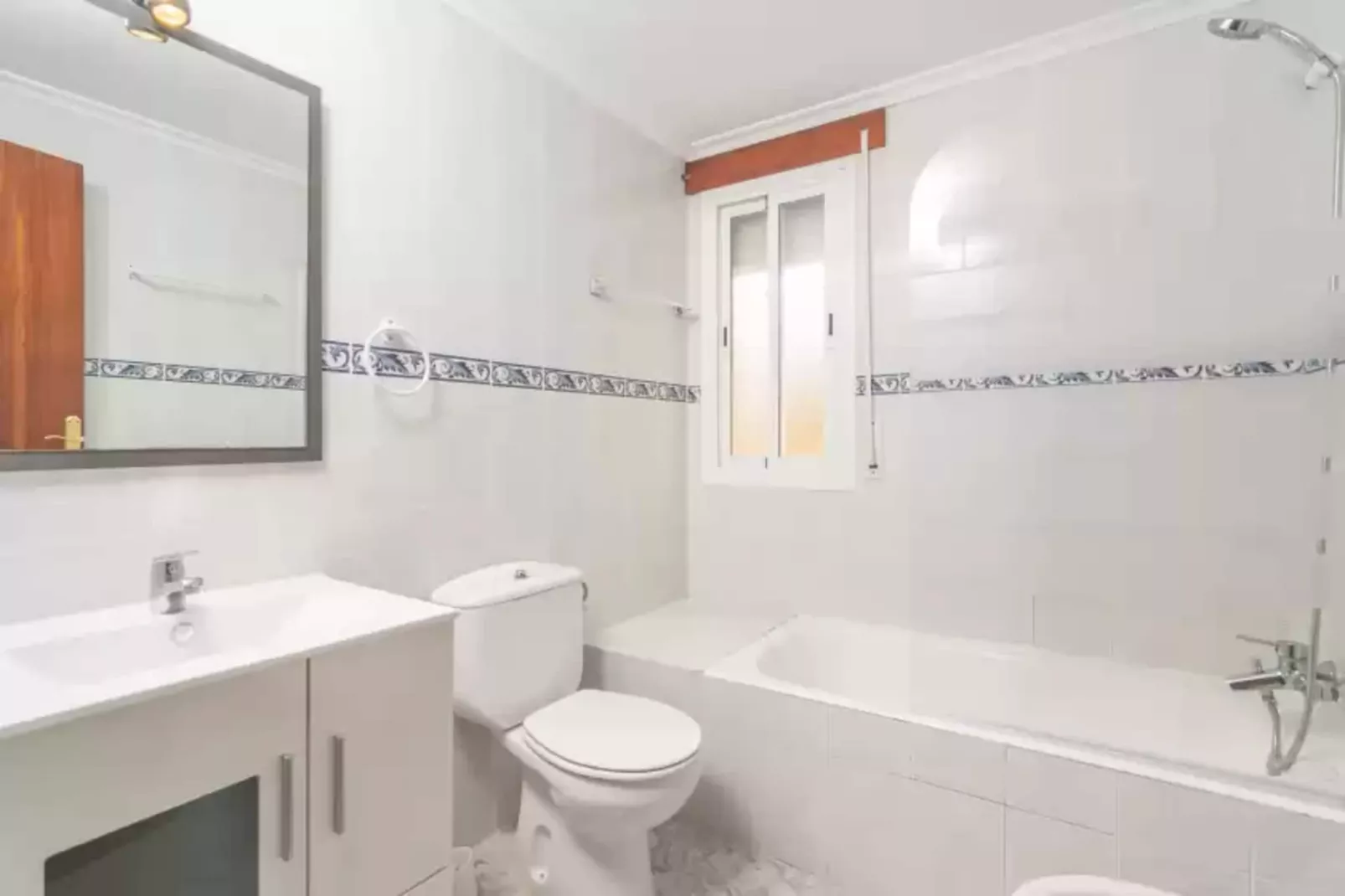 Casa Manolo-Bathroom