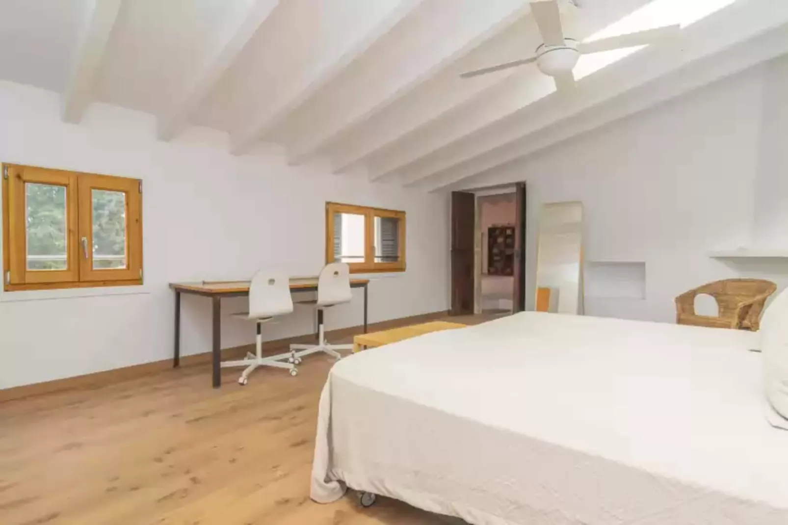 Josep Sanxo De La Jordana 12-Bedroom