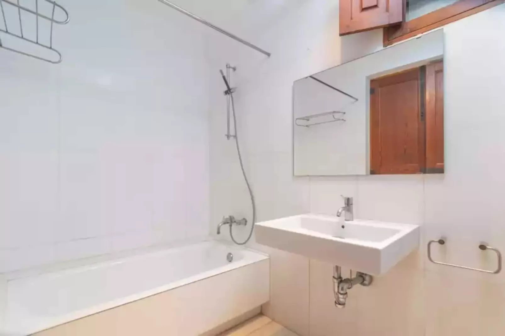 Josep Sanxo De La Jordana 12-Bathroom
