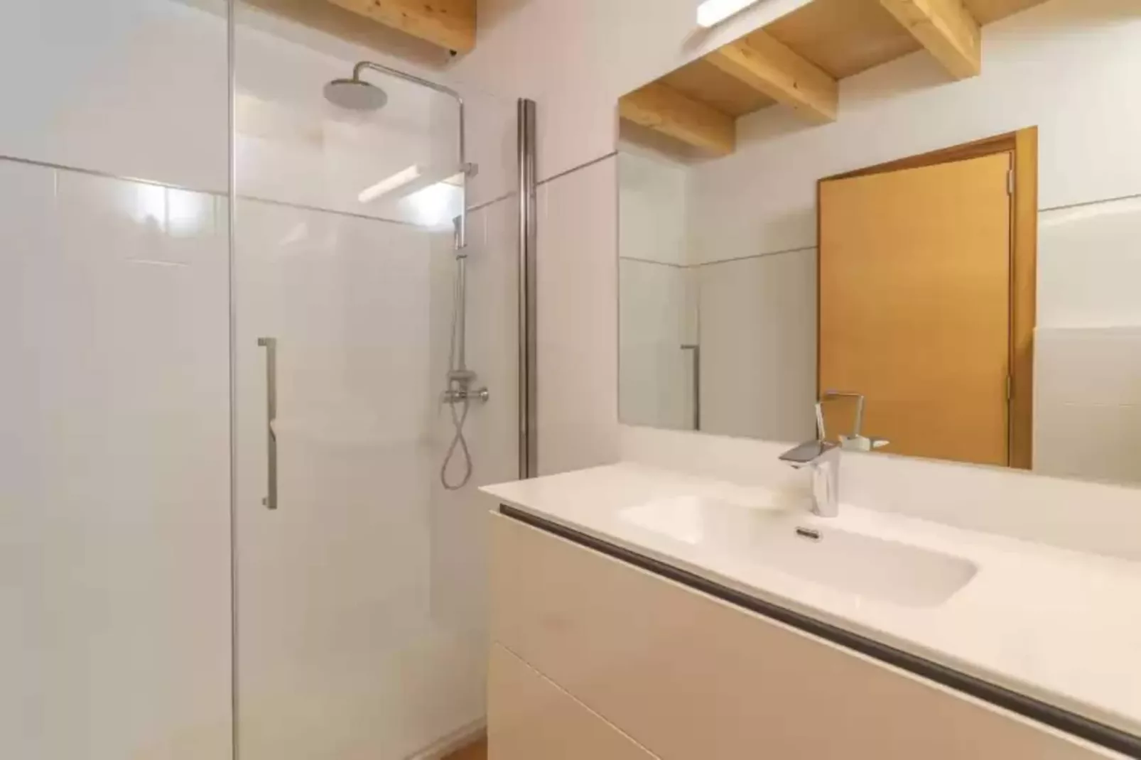Can Moreu-Bathroom