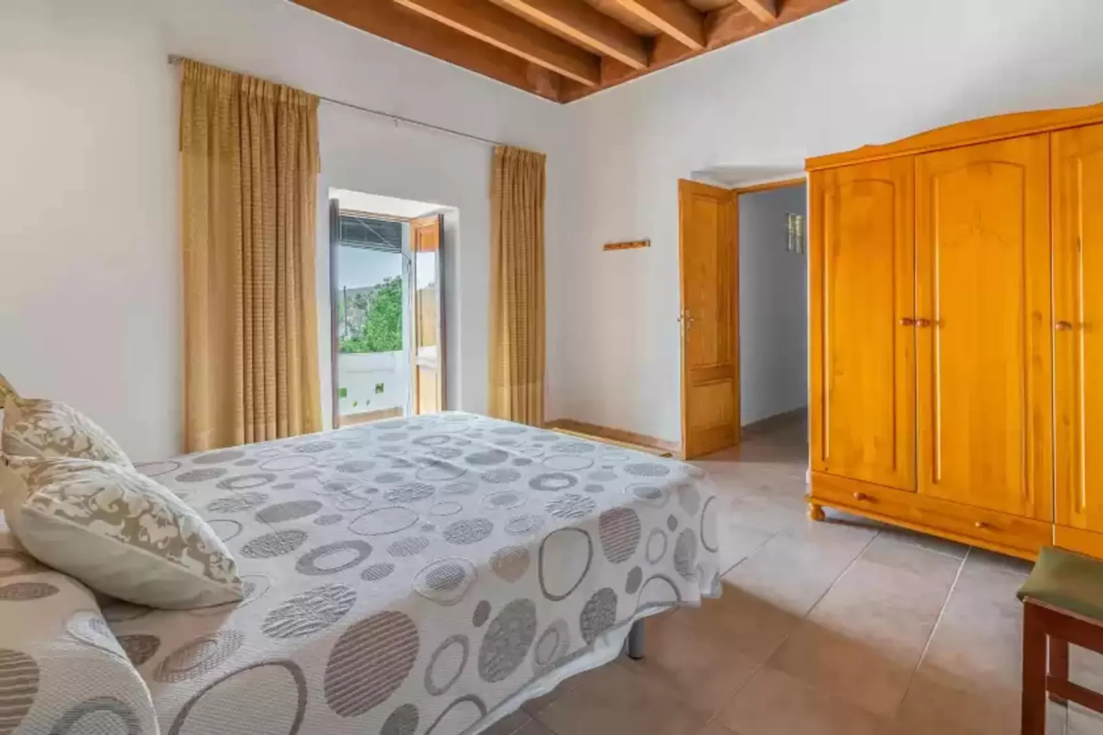 Cas Consul-Bedroom