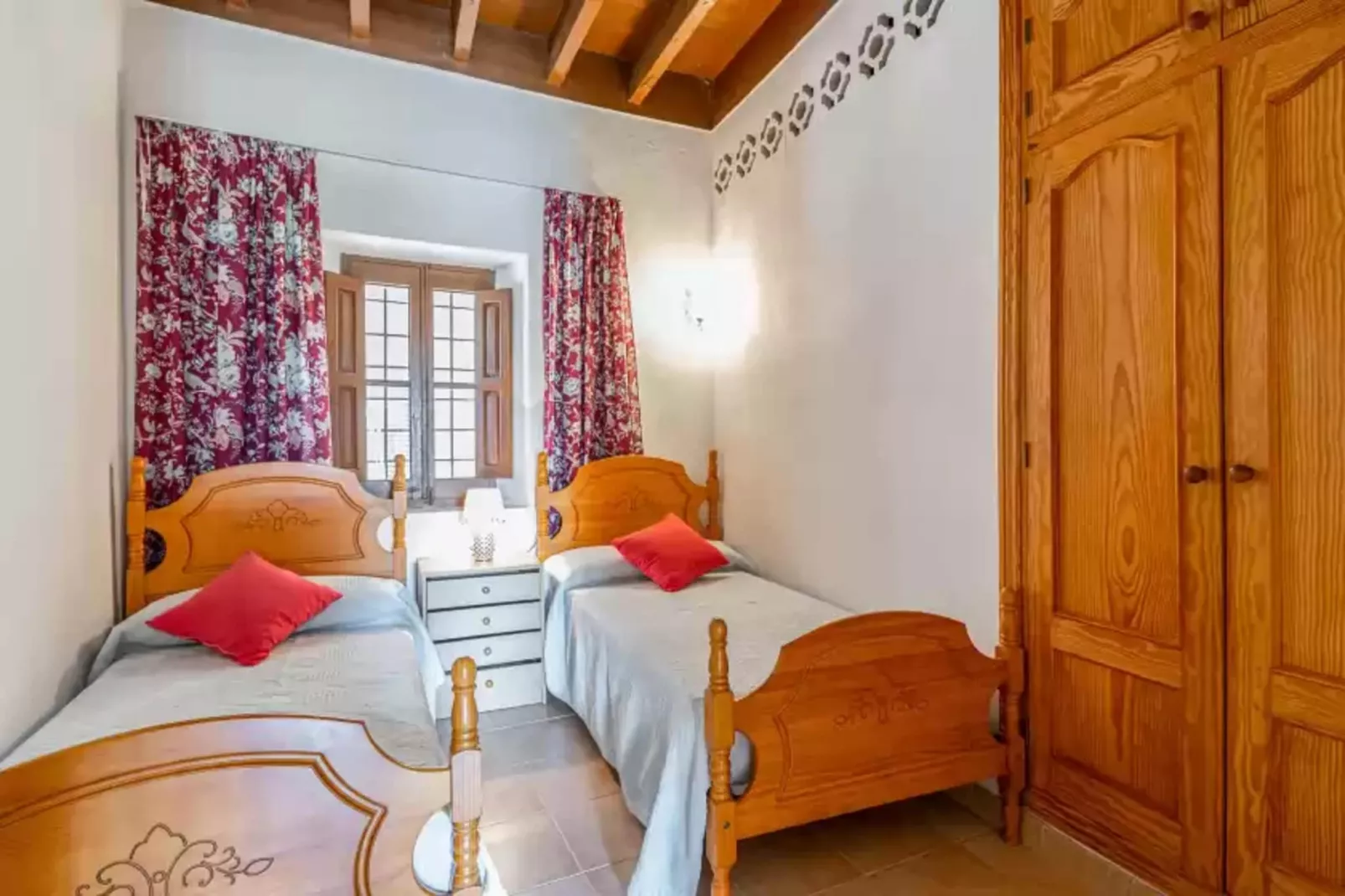Cas Consul-Bedroom