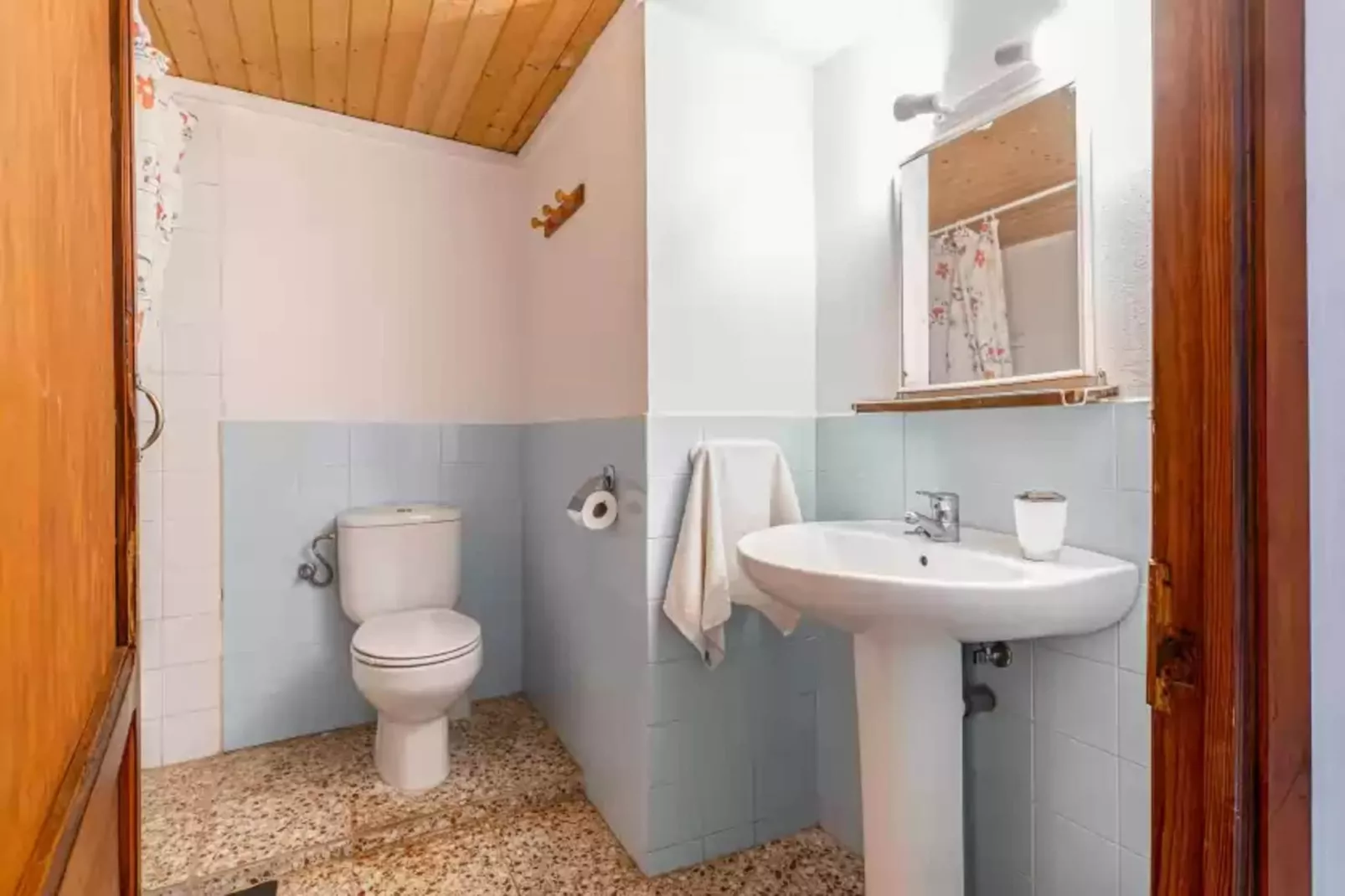 Cas Consul-Bathroom
