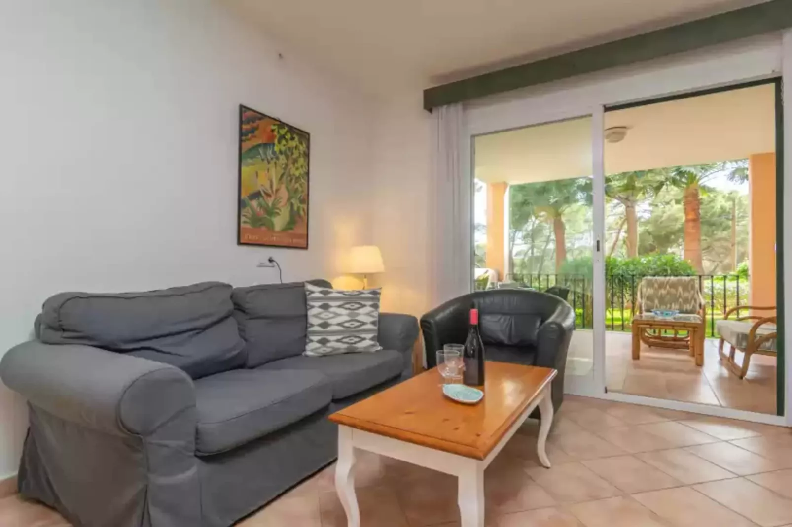 Barca Trencada-Living room